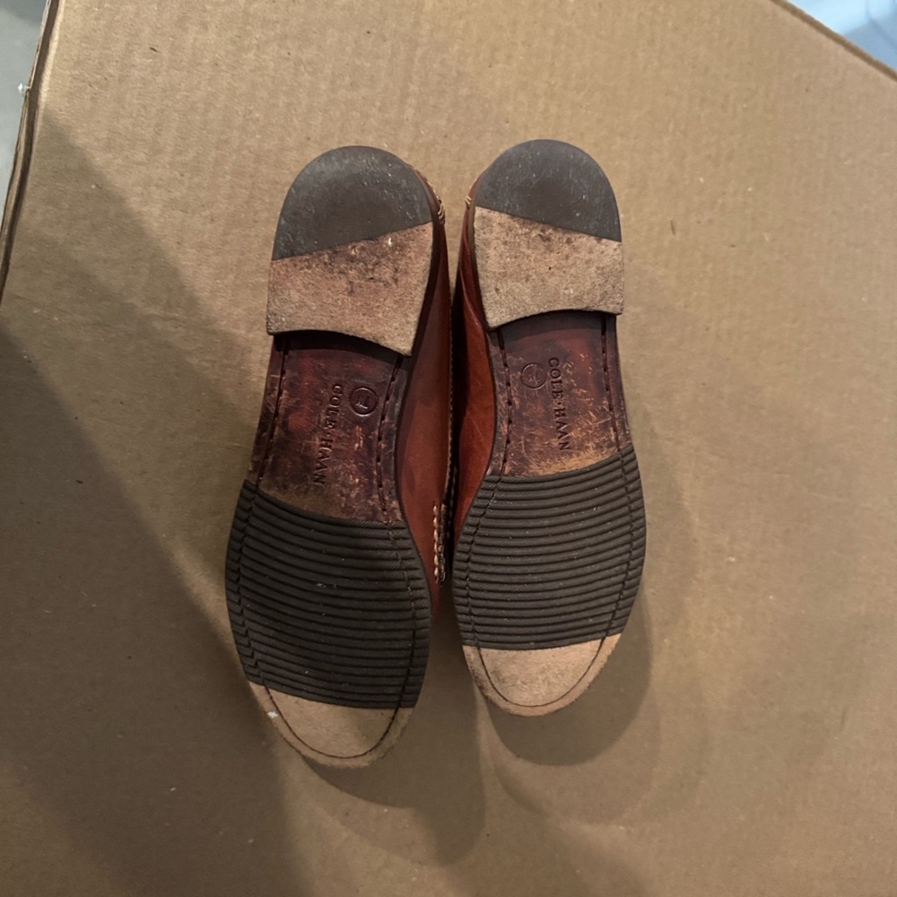 COLE HANN LEATHER LOAFERS SIZE 7
Women’s Nice Condition! - Picture 2 of 11